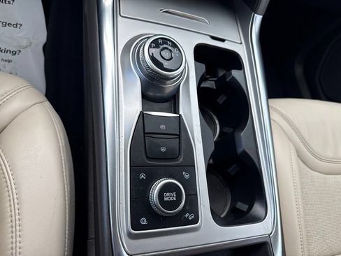 Used 2020 Ford Explorer Platinum w/ Premium Technology Package AWD/4WD image 15