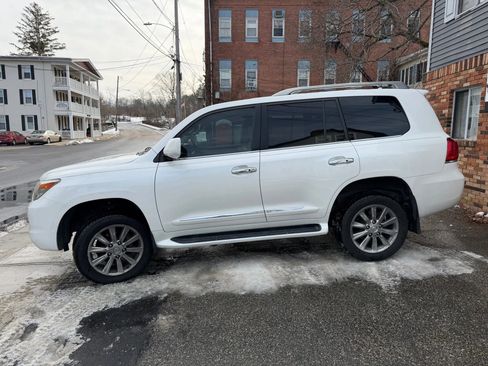 Used 2011 Lexus LX 570 LX 570 Sport Utility 4D image 6