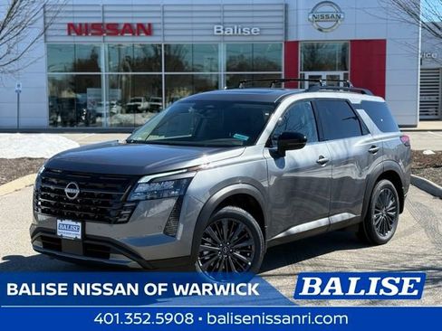 New 2026 Nissan Pathfinder SL image 1