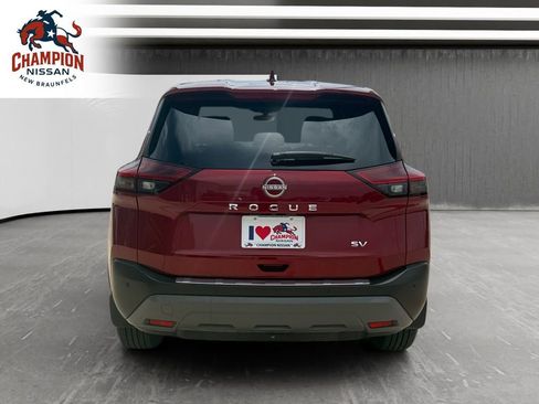 Used 2023 Nissan Rogue SV FWD image 4