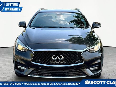 Used 2017 INFINITI QX30 Premium w/ Navigation Package FWD image 2