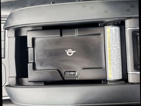 Used 2022 Toyota Highlander XLE FWD image 39