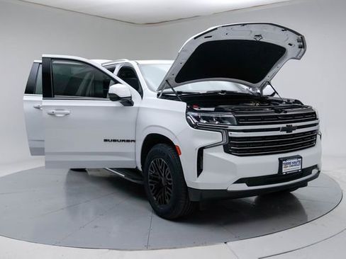 Used 2021 Chevrolet Suburban LT image 15