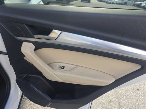 Certified 2025 Audi Q5 2.0T Premium image 13