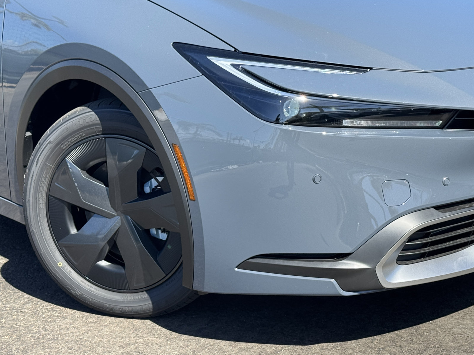 New 2027 Toyota Prius Plug-In Hybrid FWD image 10