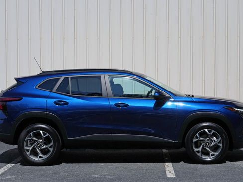 Used 2024 Chevrolet Trax LT w/ Driver Confidence Package FWD image 48