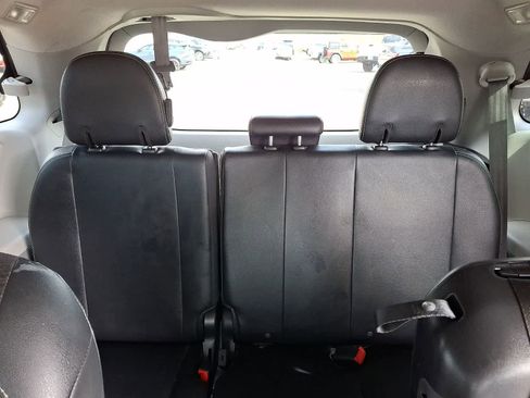 Used 2014 Toyota Sienna SE image 13