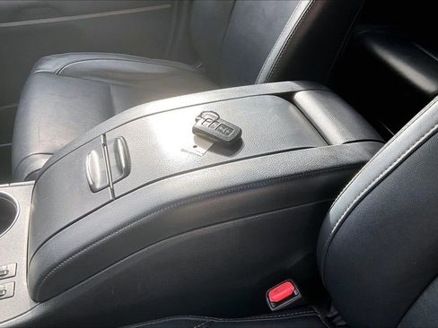 Used 2017 Toyota Highlander XLE image 36