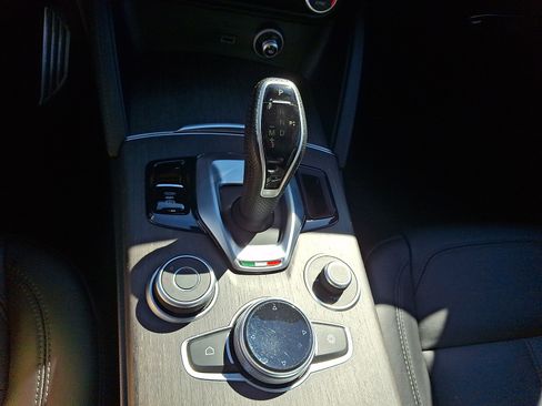Used 2023 Alfa Romeo Stelvio Ti AWD/4WD image 16