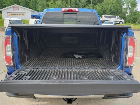 Used 2018 GMC Canyon SLE w/ SLE Convenience Package AWD/4WD image 9