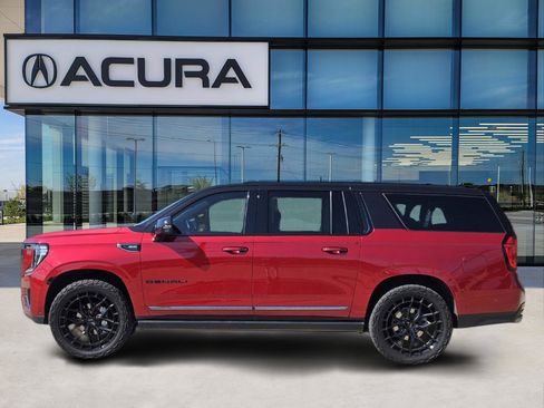 Used 2024 GMC Yukon XL Denali Ultimate image 3