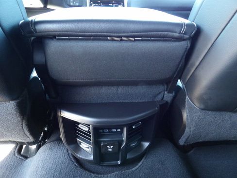 Used 2026 RAM 2500 Laramie AWD/4WD image 40