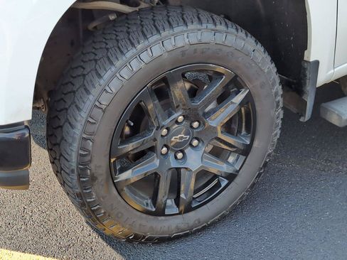 Used 2021 Chevrolet Silverado 1500 LT Trail Boss w/ Bed Protection Package AWD/4WD image 12