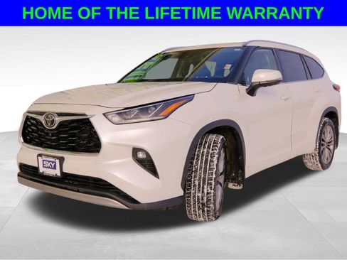 Used 2021 Toyota Highlander Platinum image 1