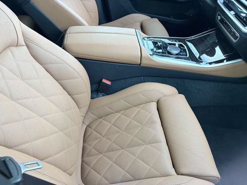 Used 2025 BMW X5 xDrive50e w/ M Sport Package AWD/4WD image 5