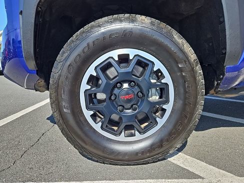 Used 2024 Toyota Tacoma TRD Off-Road image 9