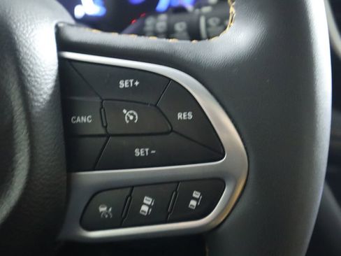 Used 2022 Chrysler Pacifica Pinnacle image 12