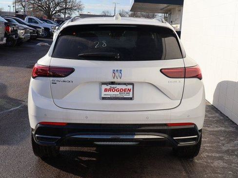 New 2025 Buick Envision Sport Touring image 3