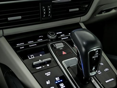 Used 2020 Porsche Cayenne S AWD/4WD image 28