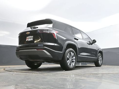 Used 2025 Chevrolet Equinox LT FWD image 37
