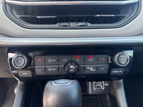 Used 2025 Jeep Compass Limited w/ Elite Group AWD/4WD image 34