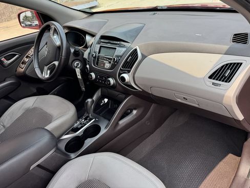 Used 2011 Hyundai Tucson GLS FWD image 29