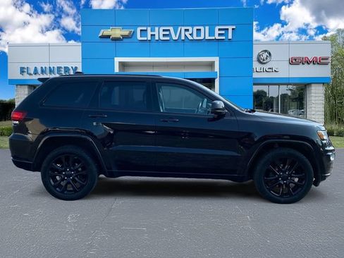 Used 2018 Jeep Grand Cherokee Altitude AWD/4WD image 6