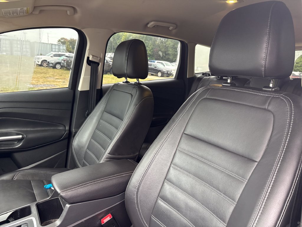 Used 2017 Ford Escape Titanium w/ Equipment Group 301A FWD image 10