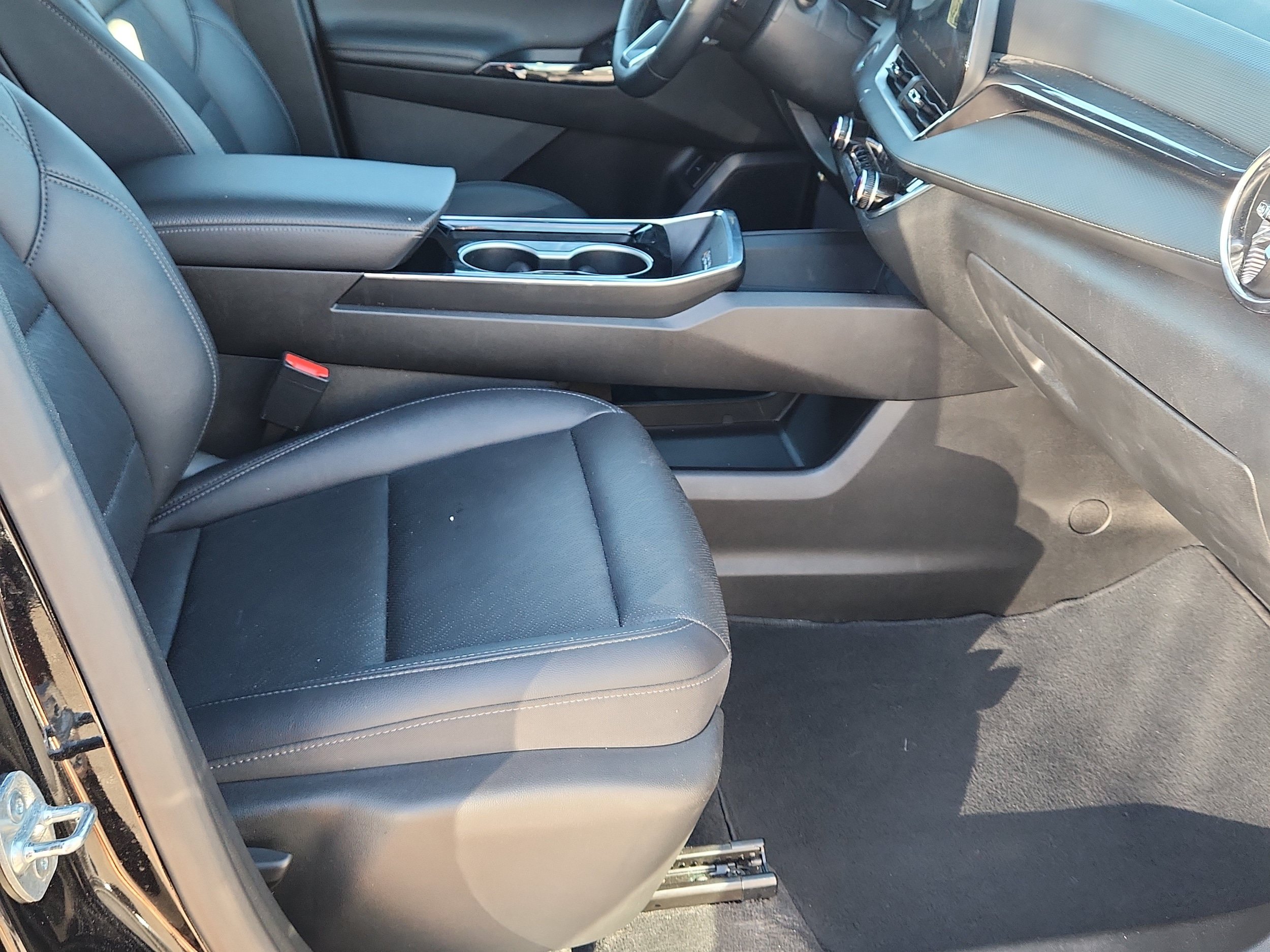 Used 2025 Chevrolet Equinox LT w/ Convenience Package II AWD/4WD image 13