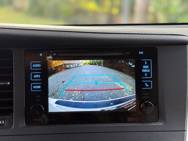 Used 2015 Toyota Sienna XLE w/ XLE Navigation Package FWD image 30