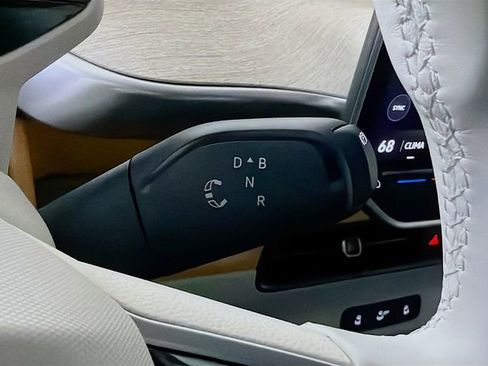 New 2025 Volkswagen ID. Buzz 1st Edition image 19