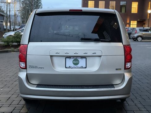 Used 2015 Dodge Grand Caravan SE w/ Quick Order Package 29E SE image 3