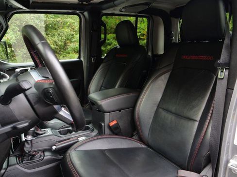 Used 2020 Jeep Gladiator Rubicon image 3