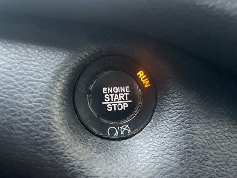 Used 2017 Jeep Cherokee Overland FWD image 20
