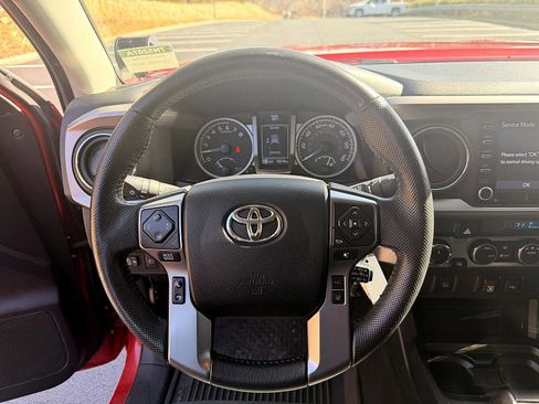 Used 2021 Toyota Tacoma SR5 image 13