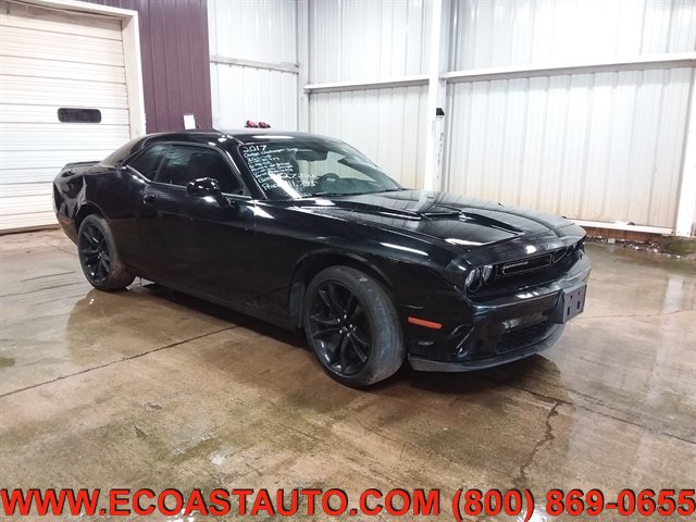 Used 2017 Dodge Challenger SXT w/ Blacktop Package RWD image 3