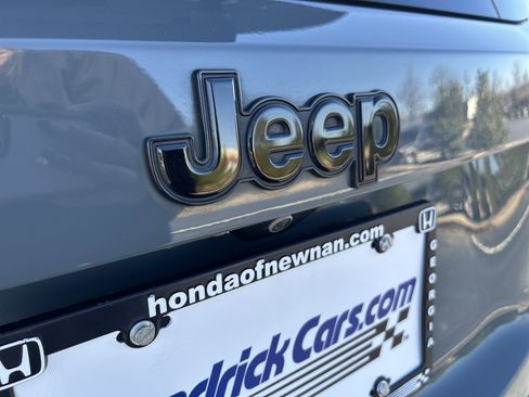 Used 2018 Jeep Renegade Altitude image 28