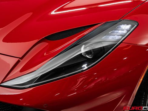 Used 2021 Ferrari 812 Superfast RWD image 12