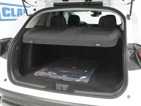 New 2026 Chevrolet Trax LT FWD image 7