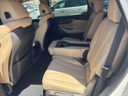 Used 2023 Acura MDX SH-AWD w/ Advance Package image 9