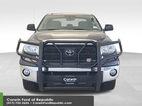 Used 2012 Toyota Tundra 4x4 CrewMax w/ Tow Pkg image 2