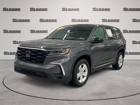 Used 2023 Honda Pilot LX image 1