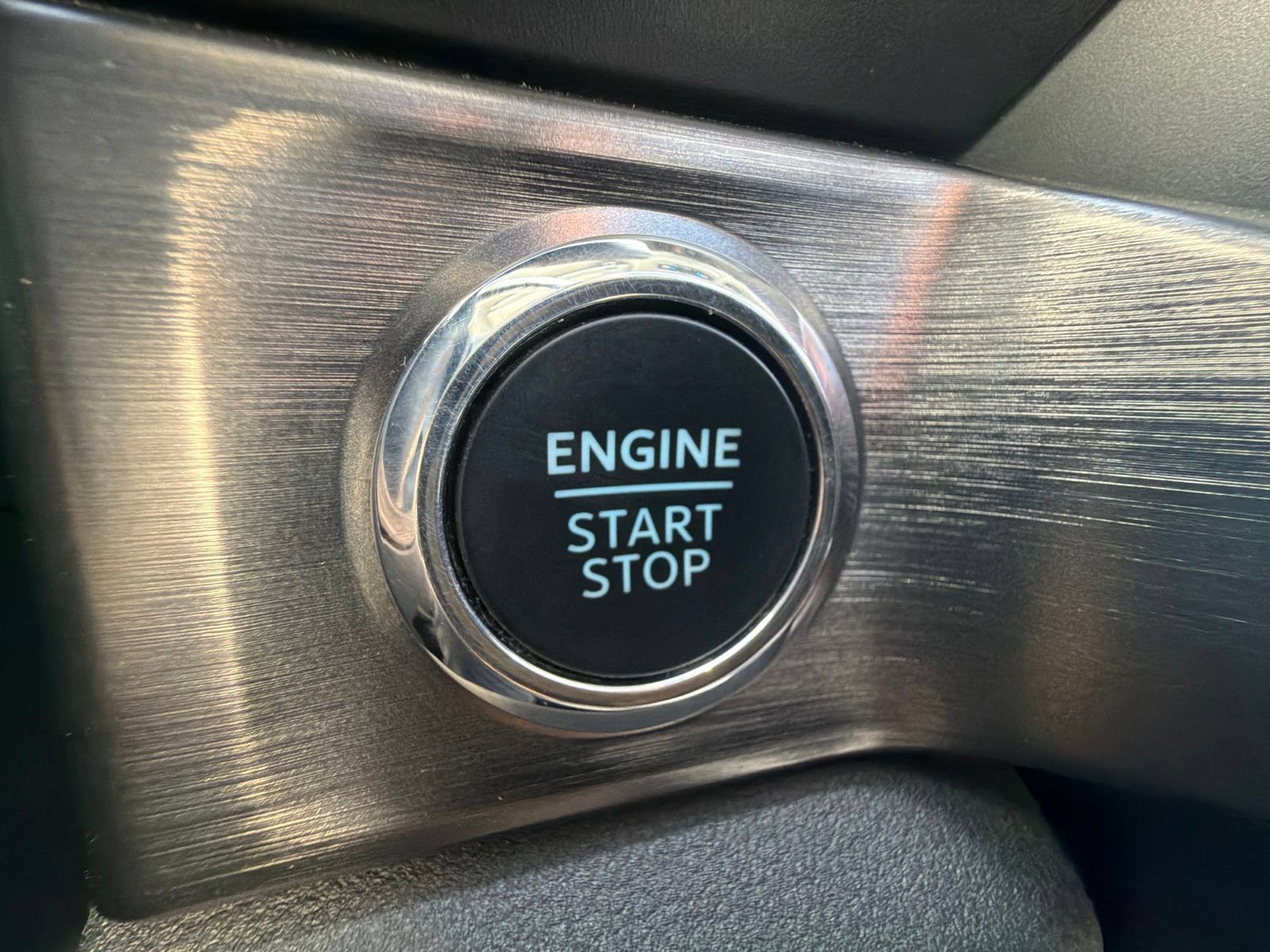 Used 2023 Ford F350 Lariat w/ Chrome Package AWD/4WD image 23
