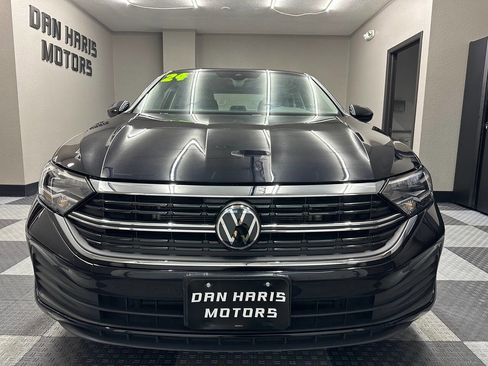 Used 2024 Volkswagen Jetta S image 4