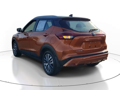 Certified 2023 Nissan Kicks SV image 3