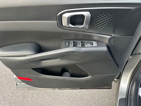 Used 2022 Kia Sorento S image 15