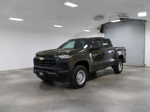 Used 2024 Chevrolet Colorado W/T image 4