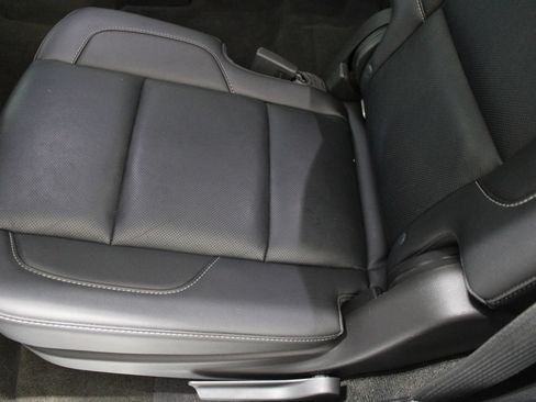 Used 2018 Chevrolet Tahoe Premier AWD/4WD image 19