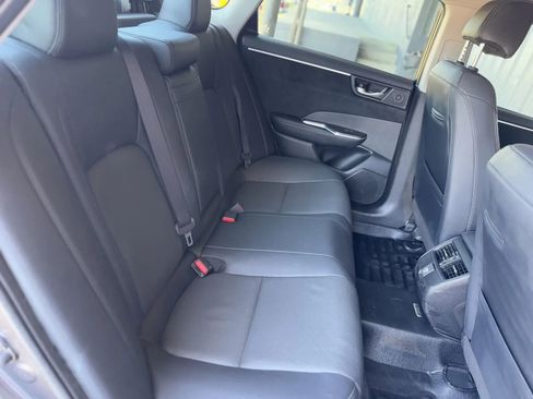 Used 2018 Honda Clarity Touring image 16