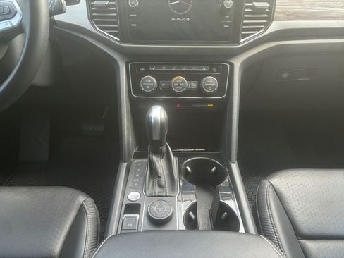 Used 2022 Volkswagen Atlas Cross Sport SE AWD/4WD image 11